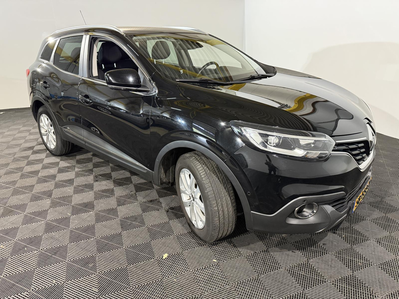 Renault | Kadjar | 1.2 TCe Intens | 2018 | 183.542 km | SB555X | Logisch - SUV: obrázok 3 Renault | Kadjar | 1.2 TCe Intens | 2018 | 183.542 km | SB555X | Logisch - SUV: obrázok 3