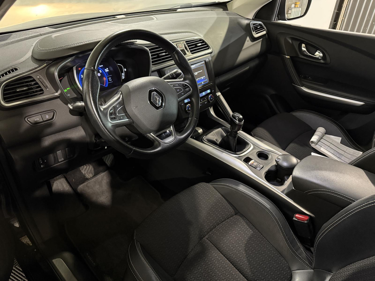 Renault | Kadjar | 1.2 TCe Intens | 2018 | 183.542 km | SB555X | Logisch - SUV: obrázok 5 Renault | Kadjar | 1.2 TCe Intens | 2018 | 183.542 km | SB555X | Logisch - SUV: obrázok 5