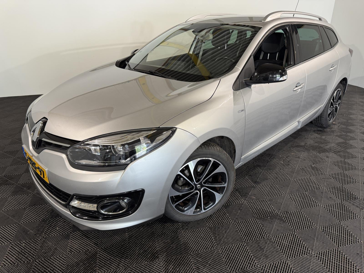 Renault Mégane Estate 1.2 TCe Bose 2014 5-XRF-97 185.127 km - Automobil: obrázok 1 Renault Mégane Estate 1.2 TCe Bose 2014 5-XRF-97 185.127 km - Automobil: obrázok 1