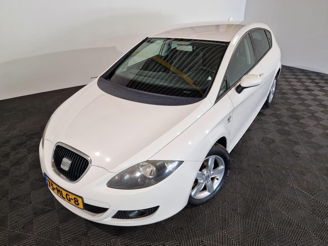 SEAT Leon 1.4 TSI Business Style 75-HLG-8 268.116 km - Automobil: obrázok 1 SEAT Leon 1.4 TSI Business Style 75-HLG-8 268.116 km - Automobil: obrázok 1
