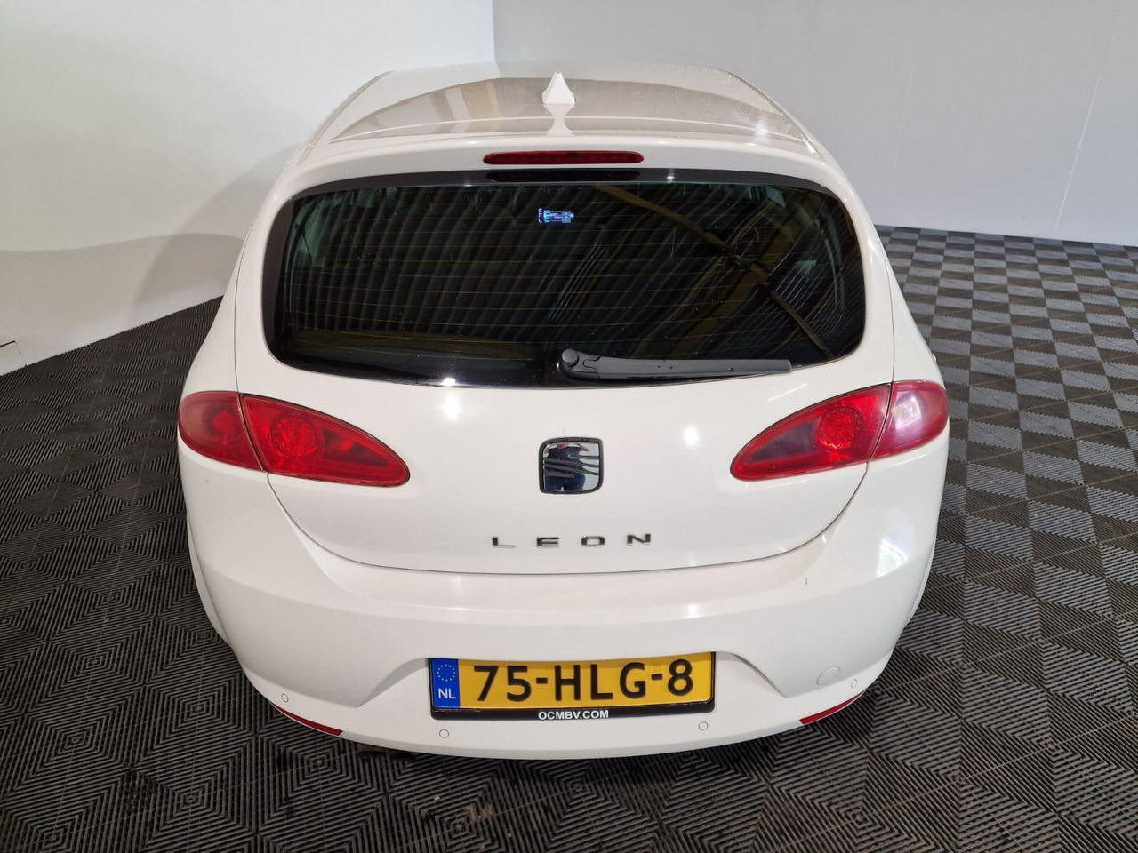 SEAT Leon 1.4 TSI Business Style 75-HLG-8 - Automobil: obrázok 2 SEAT Leon 1.4 TSI Business Style 75-HLG-8 - Automobil: obrázok 2