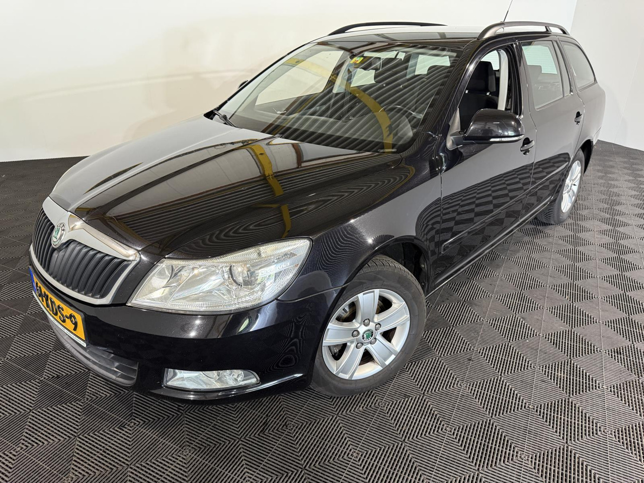 Skoda Octavia Combi 1.4 TSI Ambition Business Line | 2009 | 242.513 km | 61-KDS-9 - Automobil: obrázok 1 Skoda Octavia Combi 1.4 TSI Ambition Business Line | 2009 | 242.513 km | 61-KDS-9 - Automobil: obrázok 1