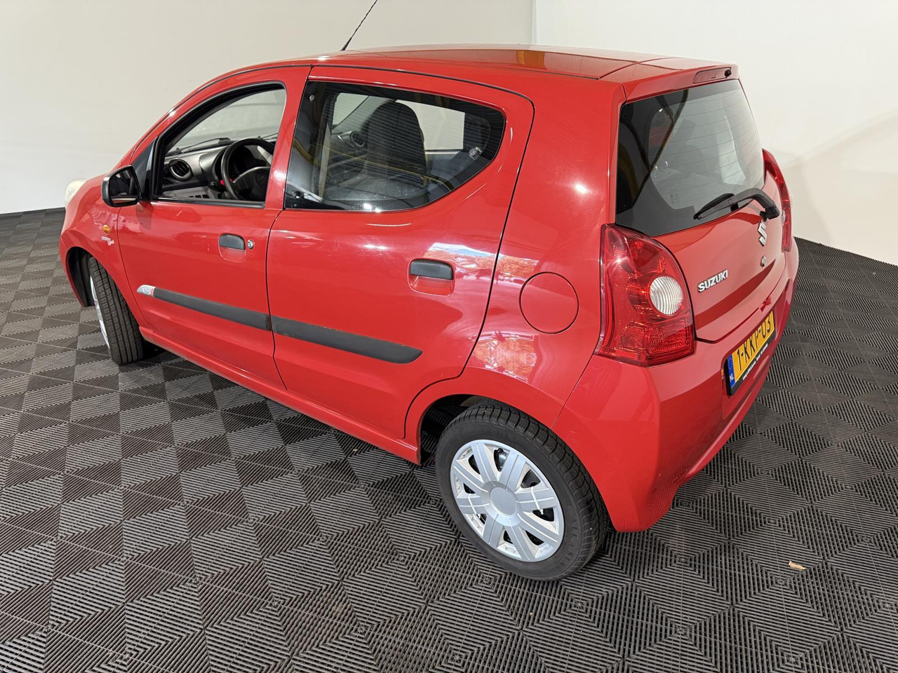 Suzuki Alto 1.0 Base | 2009 | 86.997 km | 1-KKP-03 - Hatchback: obrázok 3 Suzuki Alto 1.0 Base | 2009 | 86.997 km | 1-KKP-03 - Hatchback: obrázok 3