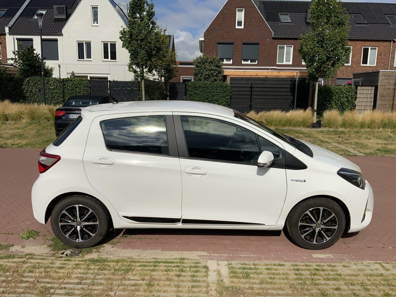 Toyota Yaris | 1.5 Hybrid Design Sport | 2018 | 159.709km | K-591-JZ - Hatchback: obrázok 4 Toyota Yaris | 1.5 Hybrid Design Sport | 2018 | 159.709km | K-591-JZ - Hatchback: obrázok 4