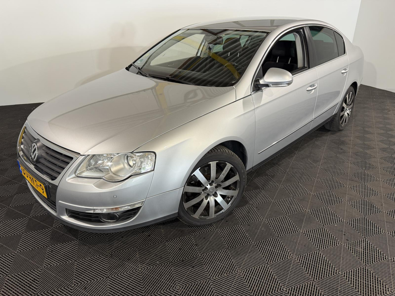 Volkswagen Passat 1.8 TFSI Comfortline 80-HKF-9 199.375 km - Automobil: obrázok 1 Volkswagen Passat 1.8 TFSI Comfortline 80-HKF-9 199.375 km - Automobil: obrázok 1