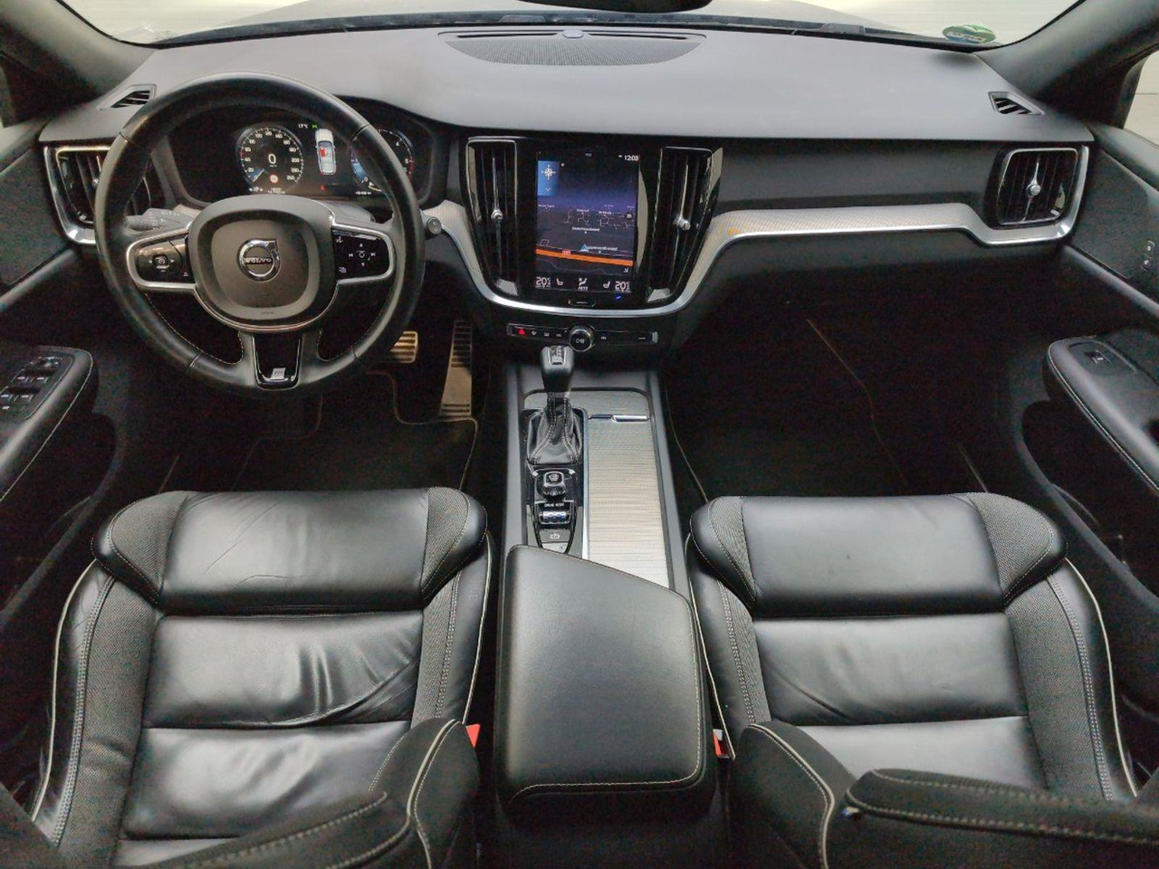 Volvo V60 2.0 D4 Inscription | 2019 | 192.437 km | Automaat | N056PP | NAP: Geen oordeel - Automobil: obrázok 5 Volvo V60 2.0 D4 Inscription | 2019 | 192.437 km | Automaat | N056PP | NAP: Geen oordeel - Automobil: obrázok 5