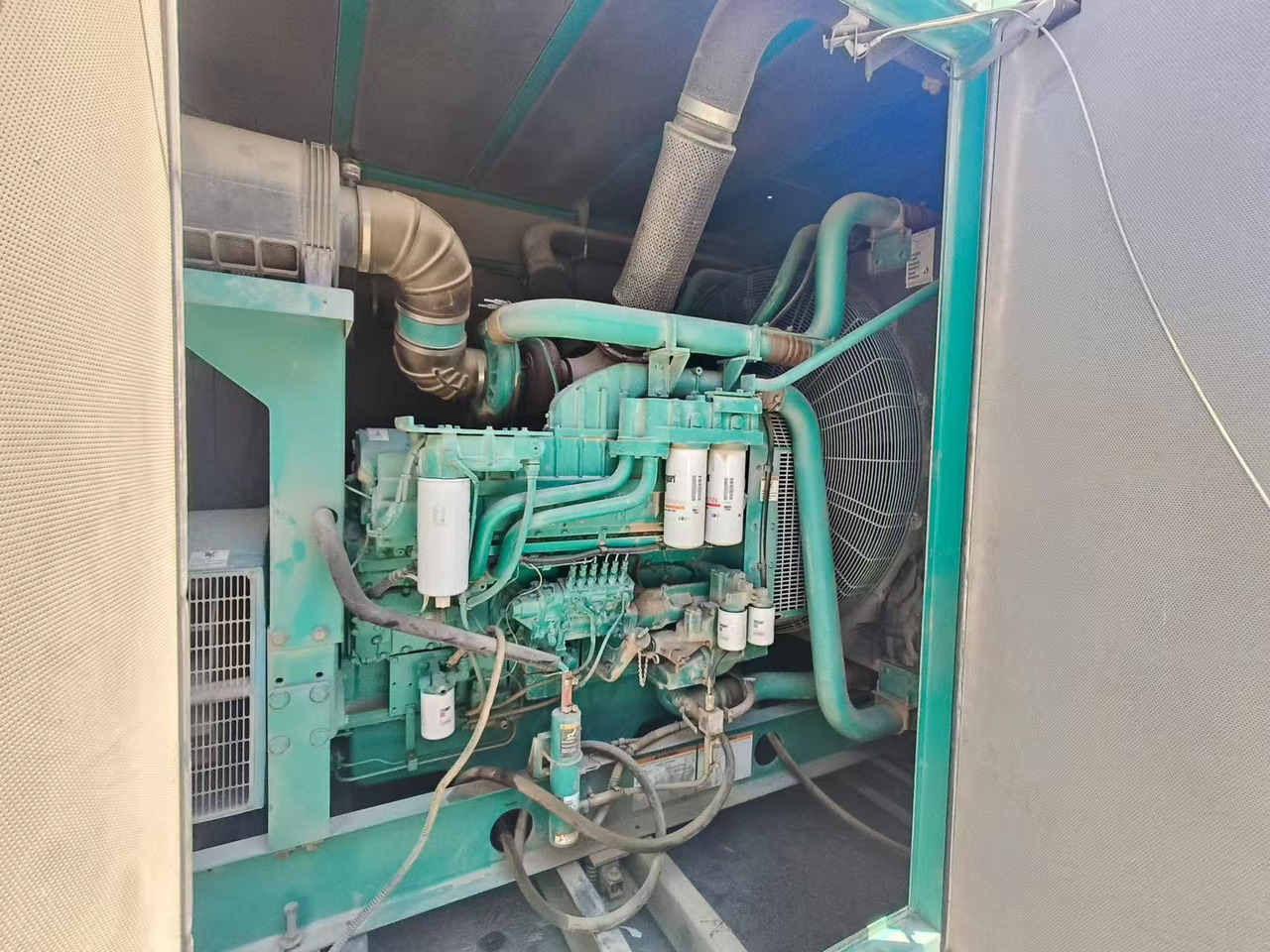 CUMMINS QST30-G4 - Elektrický generátor: obrázok 2 CUMMINS QST30-G4 - Elektrický generátor: obrázok 2