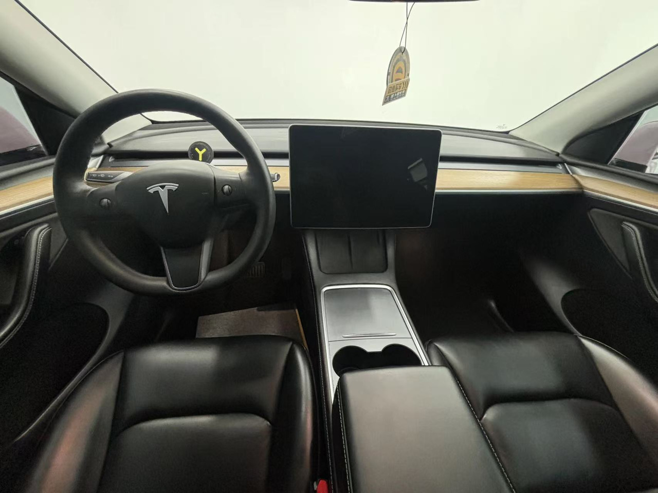 TESLA MODEL Y - SUV: obrázok 5 TESLA MODEL Y - SUV: obrázok 5