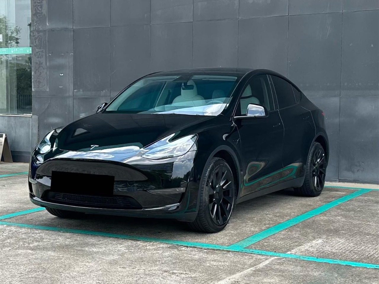 TESLA MODEL Y - Automobil: obrázok 1 TESLA MODEL Y - Automobil: obrázok 1