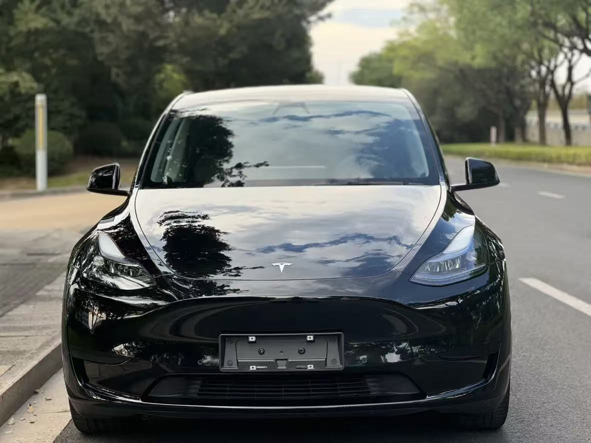 TESLA MODEL Y - Automobil: obrázok 2 TESLA MODEL Y - Automobil: obrázok 2