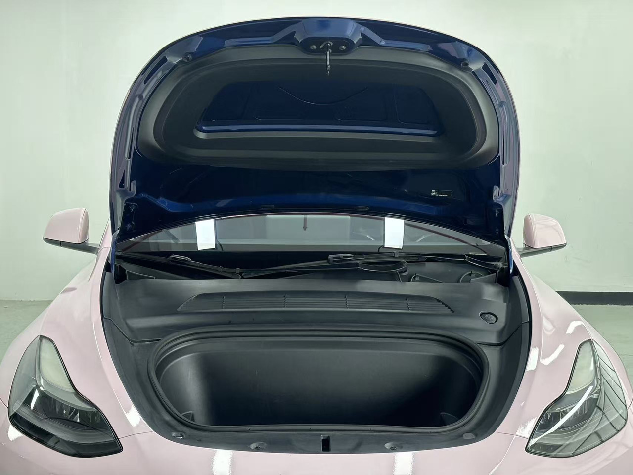 TESLA MODEL Y - SUV: obrázok 4 TESLA MODEL Y - SUV: obrázok 4