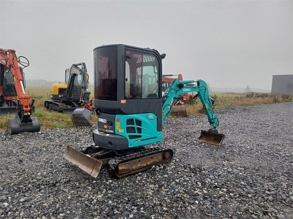 Mini rýpadlo Kobelco SK17SR-3 Kallistajalla: obrázok 6