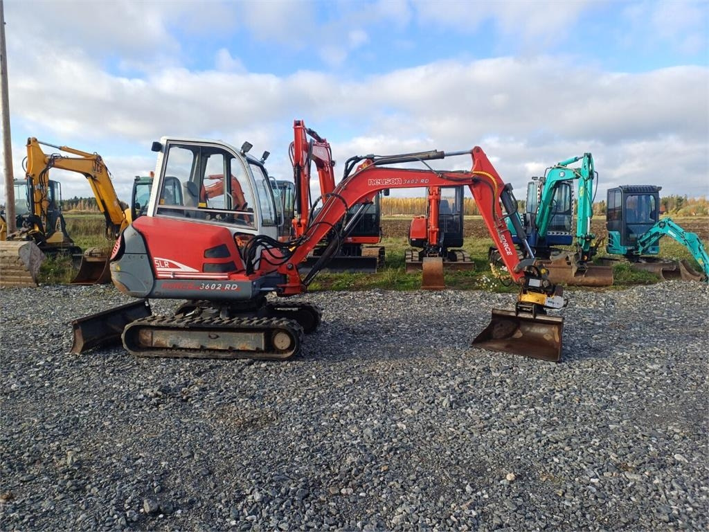 Neuson 3602RD Engcon pyörittäjällä - Mini rýpadlo: obrázok 5 Neuson 3602RD Engcon pyörittäjällä - Mini rýpadlo: obrázok 5