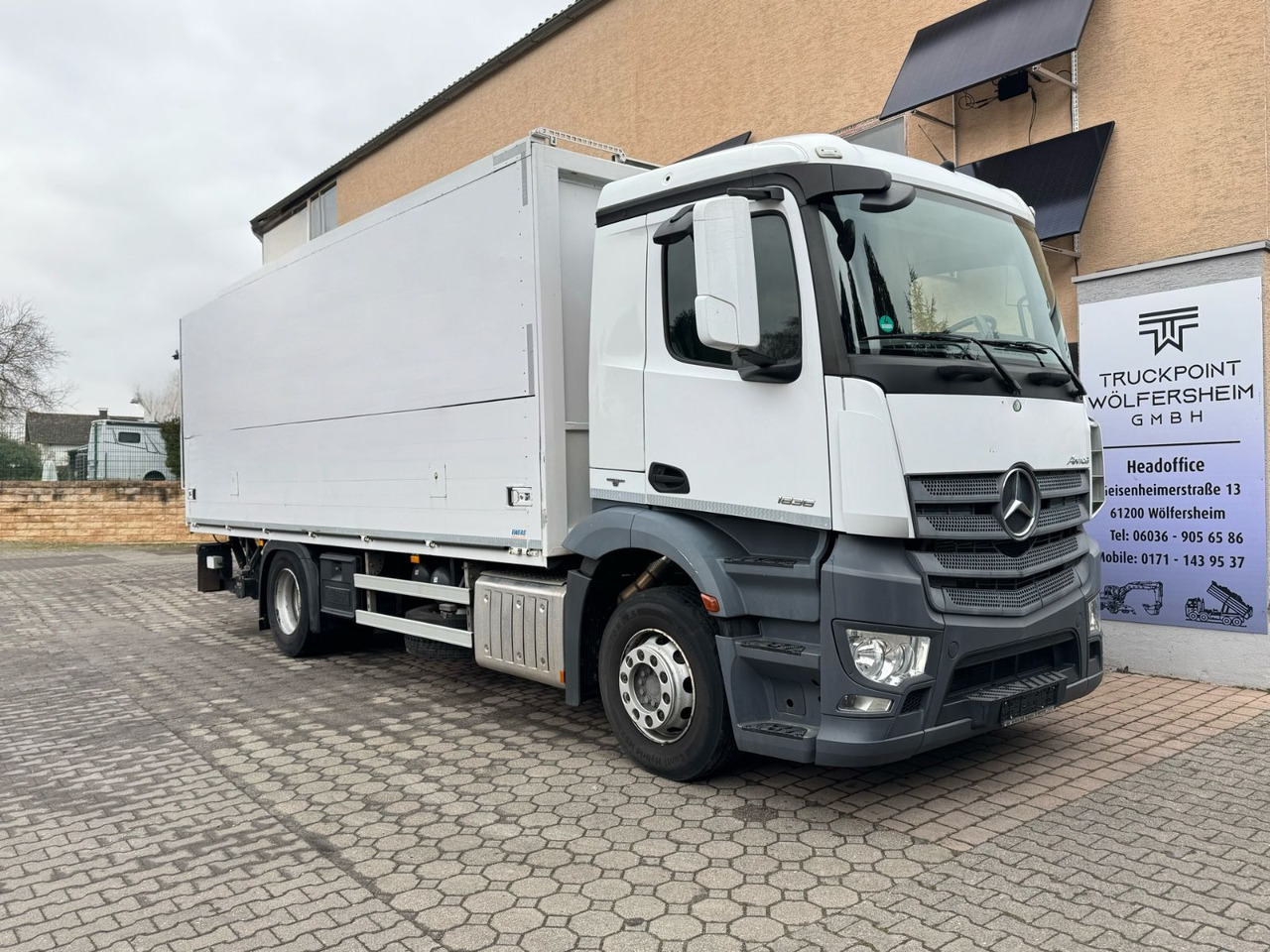 Mercedes-Benz Antos 1836L/4x2/2t.LBW/2xAHK/aus.1Hand/16.Pal. - Přepravník nápojů: obrázok 1 Mercedes-Benz Antos 1836L/4x2/2t.LBW/2xAHK/aus.1Hand/16.Pal. - Přepravník nápojů: obrázok 1