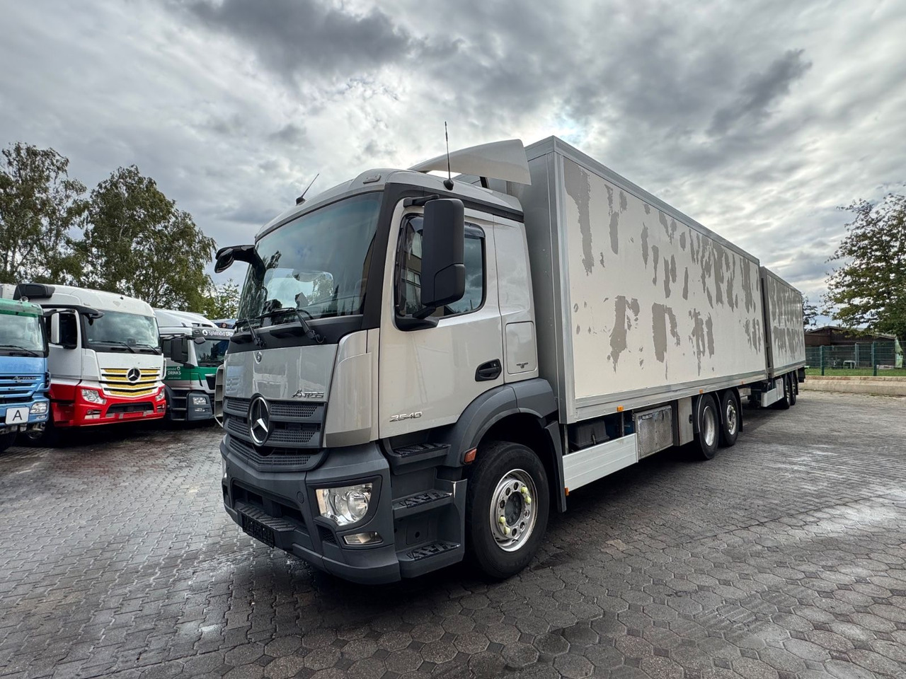 Mercedes-Benz Antos 2540/2xLBW/Kühlung-Defekt/5instock - Chladirenské nákladné vozidlo: obrázok 2 Mercedes-Benz Antos 2540/2xLBW/Kühlung-Defekt/5instock - Chladirenské nákladné vozidlo: obrázok 2