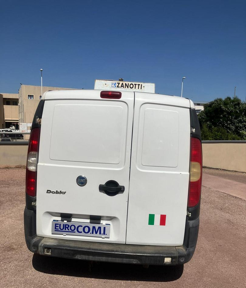DOBLO' CON COIBENTAZIONE E GRUPPO FRIGO - Chladiarenská dodávka: obrázok 4 DOBLO' CON COIBENTAZIONE E GRUPPO FRIGO - Chladiarenská dodávka: obrázok 4