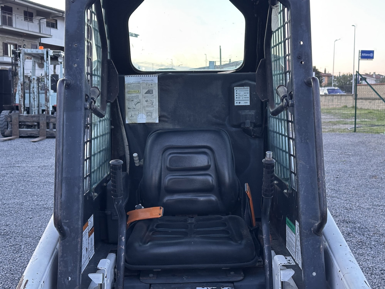 Šmykom riadený nakladač BOBCAT S70: obrázok 13 Šmykom riadený nakladač BOBCAT S70: obrázok 13