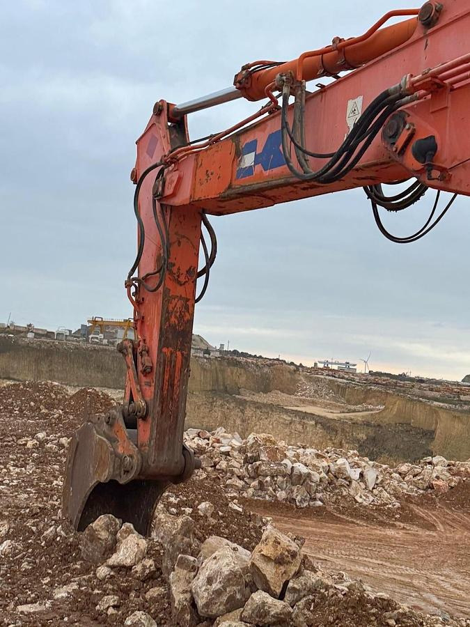 FIAT KOBELCO E305 - Pásové rýpadlo: obrázok 4 FIAT KOBELCO E305 - Pásové rýpadlo: obrázok 4