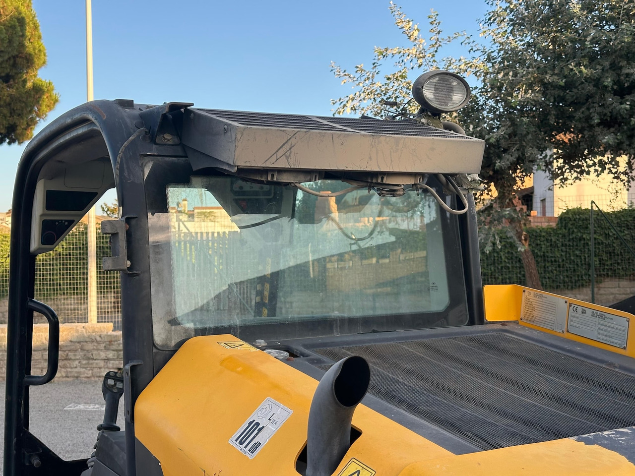 Šmykom riadený nakladač JCB 225: obrázok 16 Šmykom riadený nakladač JCB 225: obrázok 16