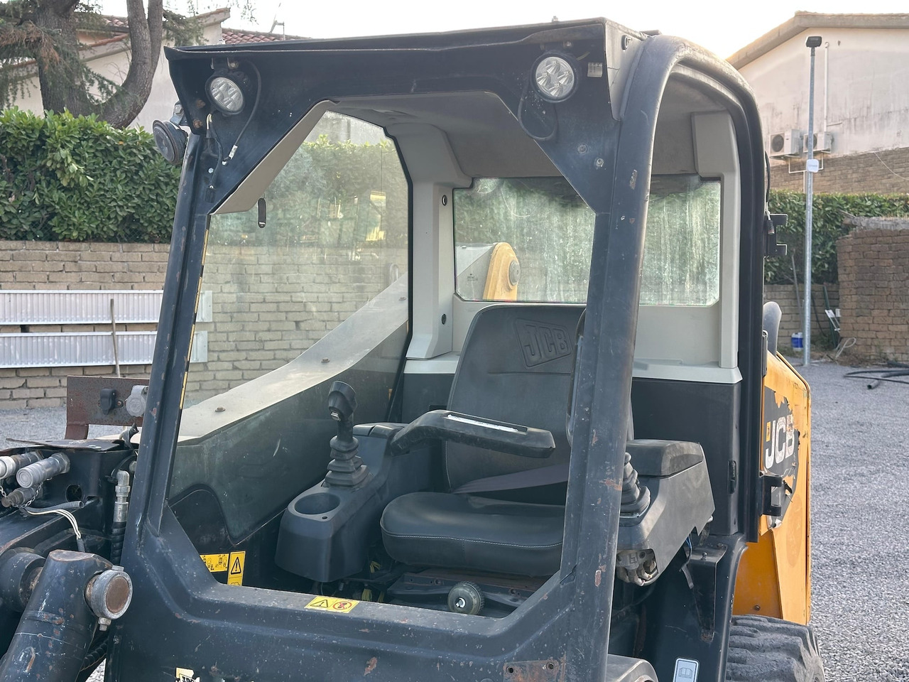 Šmykom riadený nakladač JCB 225: obrázok 10 Šmykom riadený nakladač JCB 225: obrázok 10