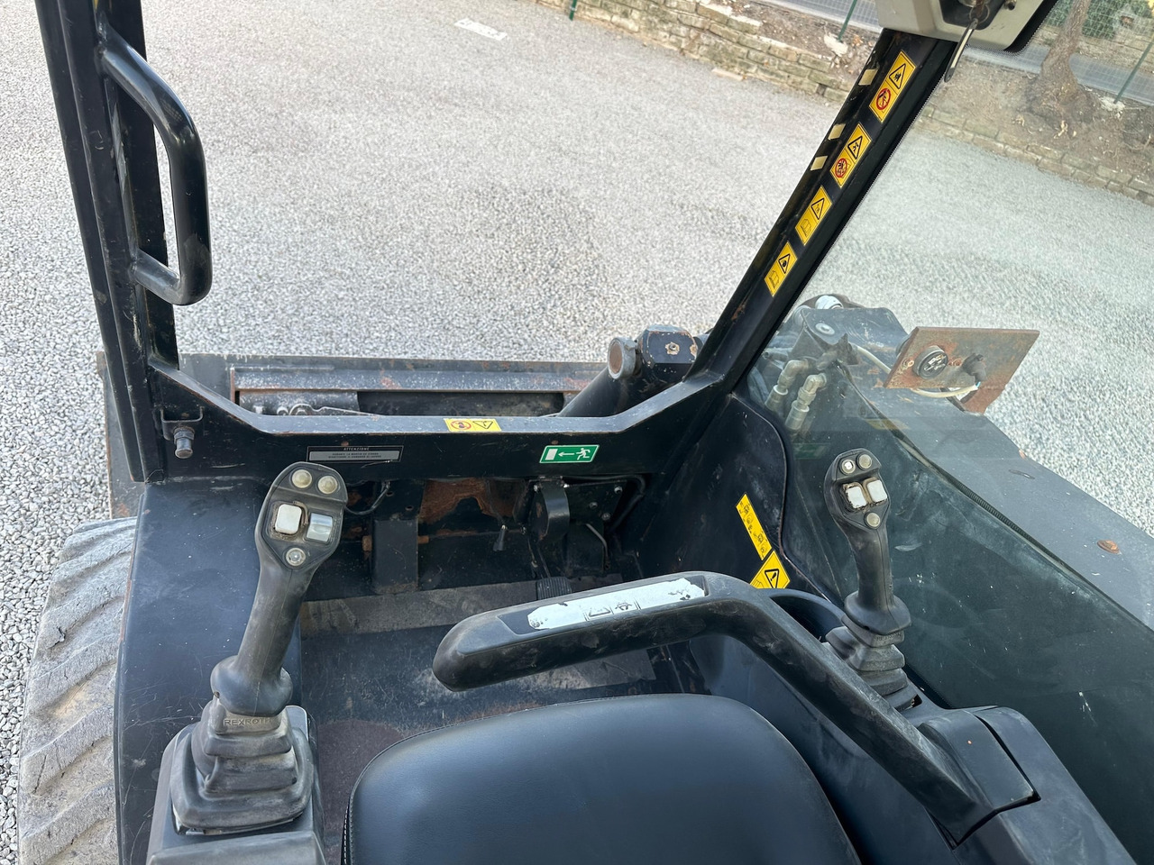 Šmykom riadený nakladač JCB 225: obrázok 17 Šmykom riadený nakladač JCB 225: obrázok 17