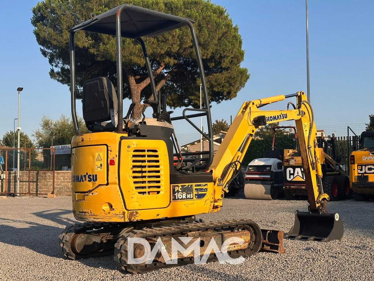 KOMATSU PC16R-3HS - Mini rýpadlo: obrázok 3 KOMATSU PC16R-3HS - Mini rýpadlo: obrázok 3