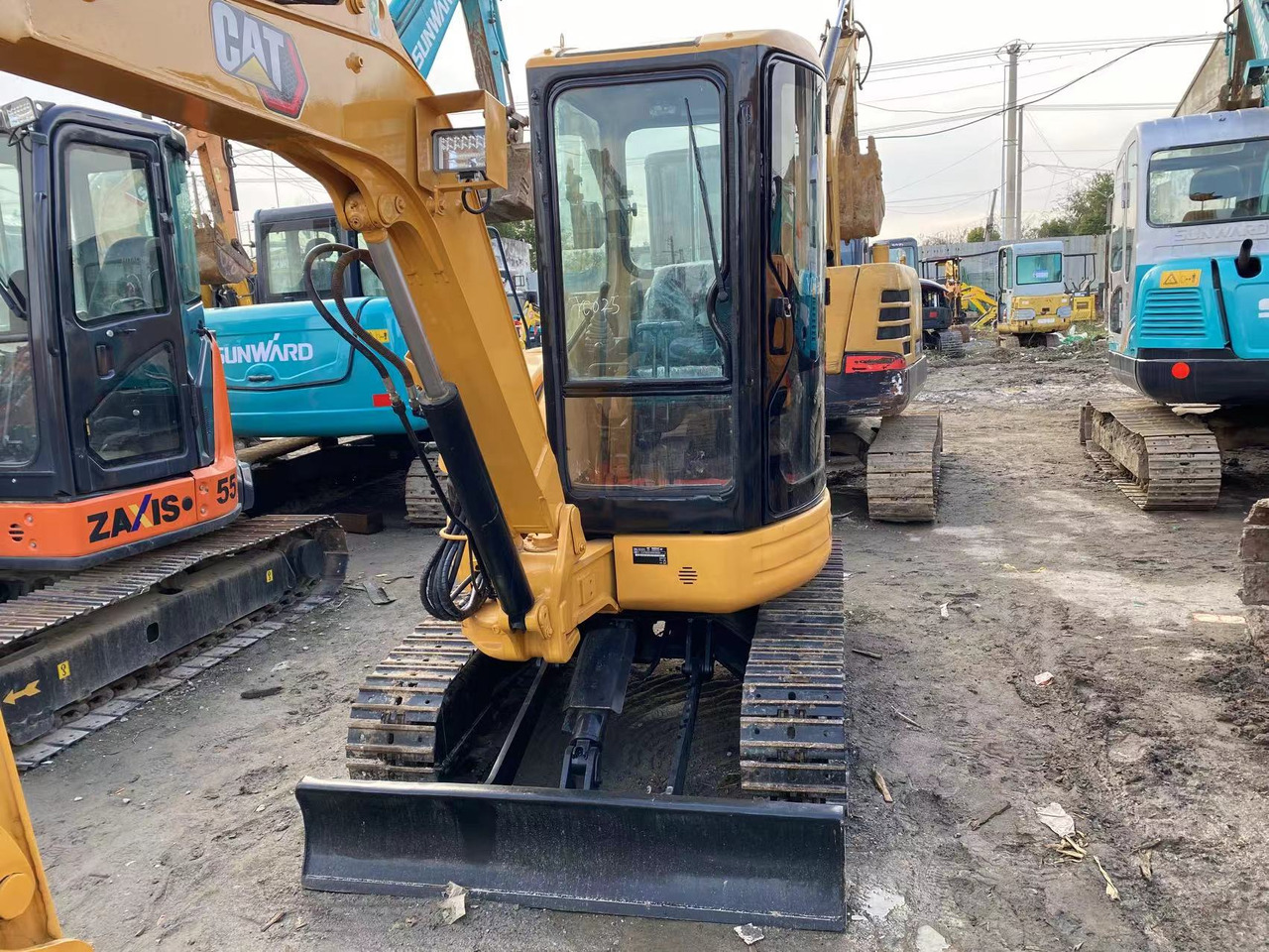 CATERPILLAR 303.5E2 - Mini rýpadlo: obrázok 3 CATERPILLAR 303.5E2 - Mini rýpadlo: obrázok 3