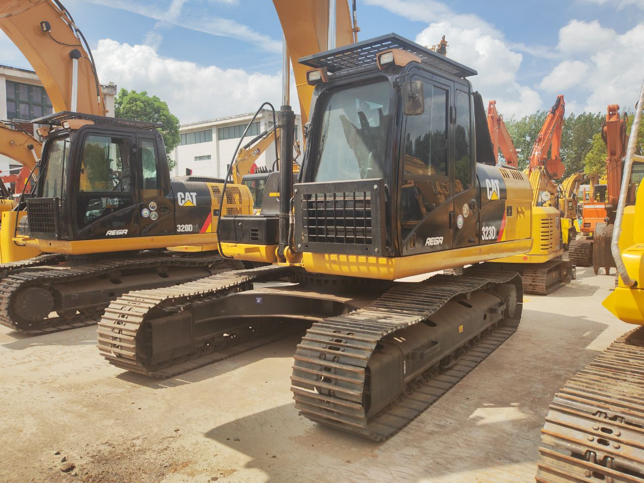 CATERPILLAR 323D - Pásové rýpadlo: obrázok 4 CATERPILLAR 323D - Pásové rýpadlo: obrázok 4