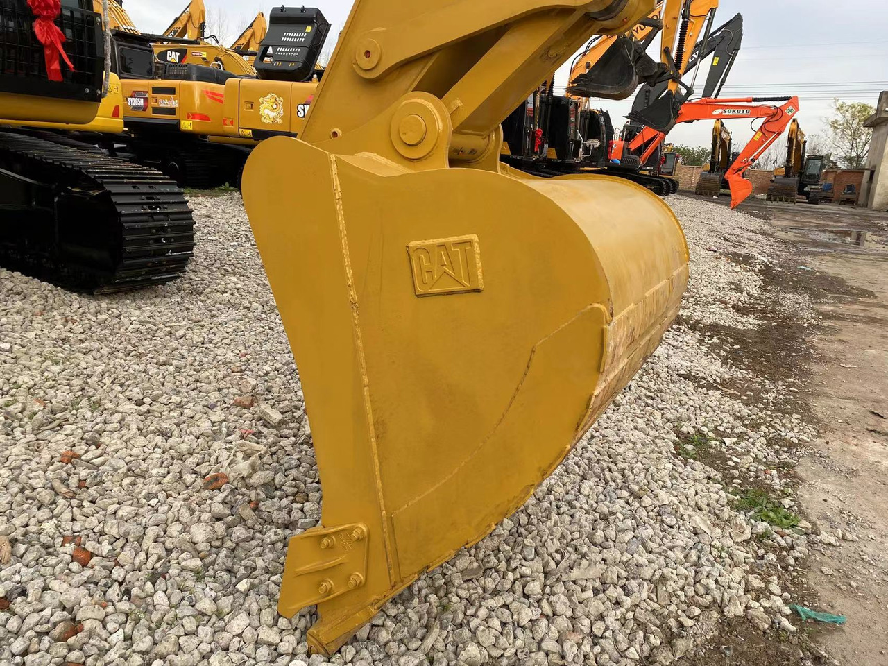 Pásové rýpadlo CATERPILLAR 329D: obrázok 24