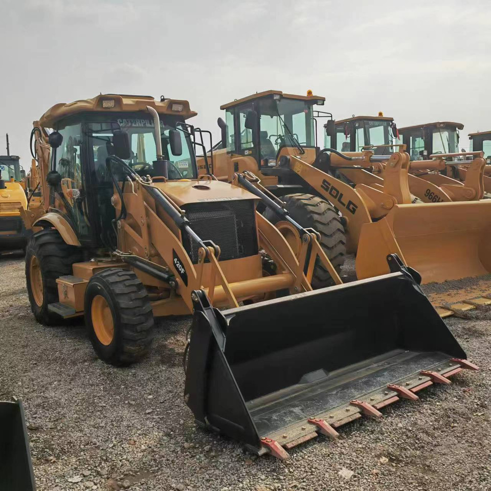 CATERPILLAR 420F - Rýpadlo-nakladač: obrázok 2 CATERPILLAR 420F - Rýpadlo-nakladač: obrázok 2