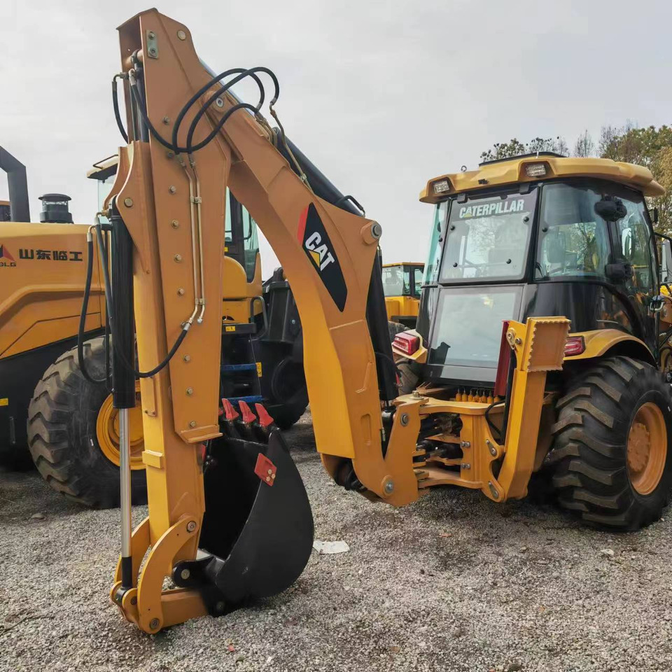 CATERPILLAR 420F - Rýpadlo-nakladač: obrázok 4 CATERPILLAR 420F - Rýpadlo-nakladač: obrázok 4