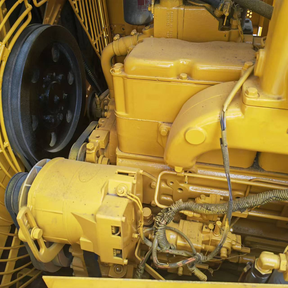 Buldozér CATERPILLAR D8R: obrázok 6