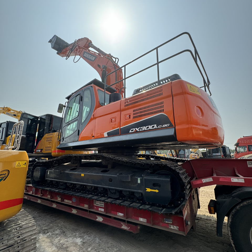 DOOSAN DX300 - Pásové rýpadlo: obrázok 1 DOOSAN DX300 - Pásové rýpadlo: obrázok 1