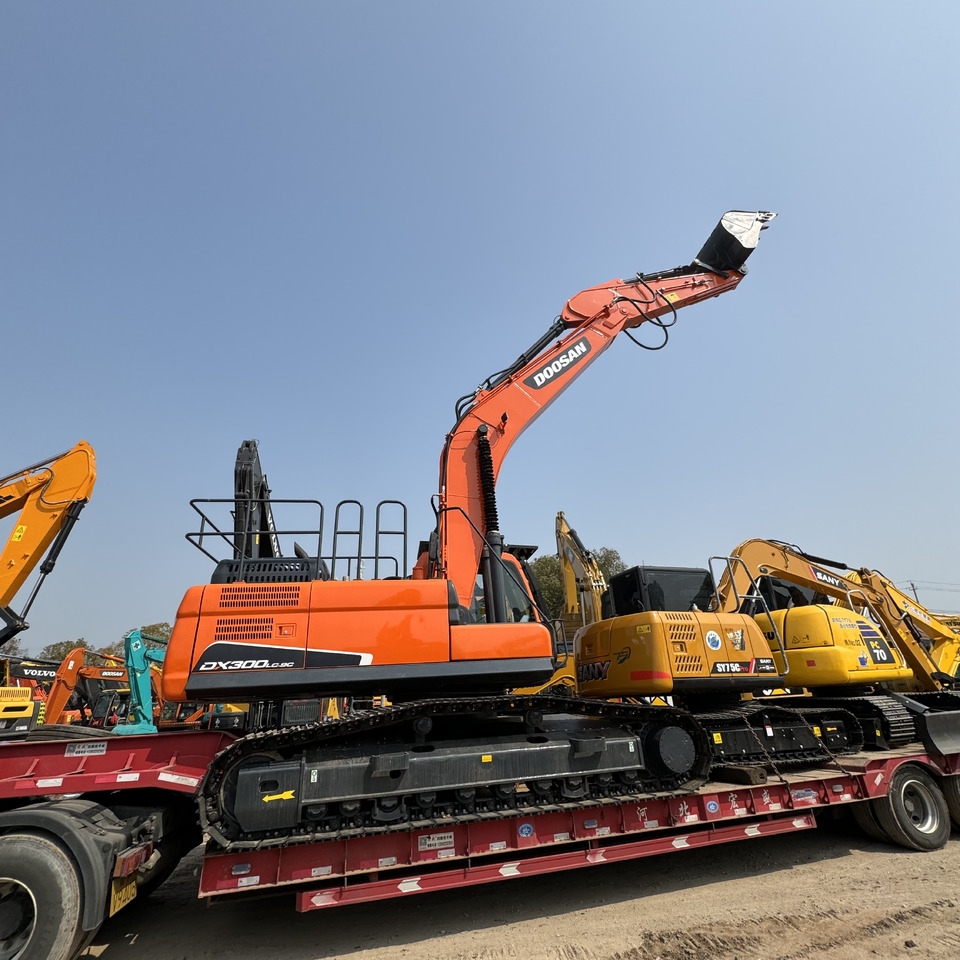 DOOSAN DX300 - Pásové rýpadlo: obrázok 2 DOOSAN DX300 - Pásové rýpadlo: obrázok 2
