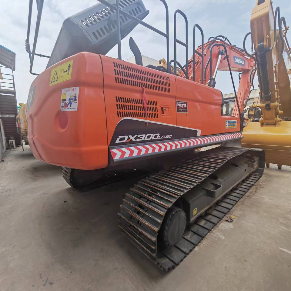 DOOSAN DX300 - Pásové rýpadlo: obrázok 2 DOOSAN DX300 - Pásové rýpadlo: obrázok 2