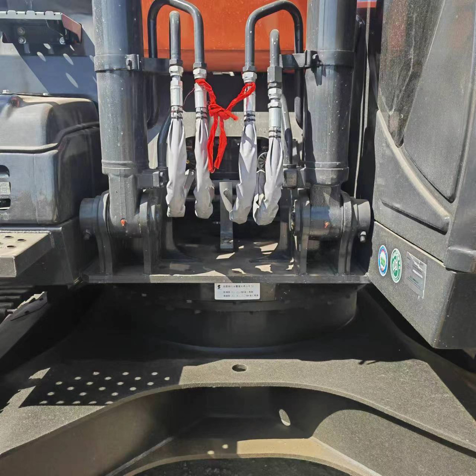Pásové rýpadlo HITACHI ZX200: obrázok 7 Pásové rýpadlo HITACHI ZX200: obrázok 7