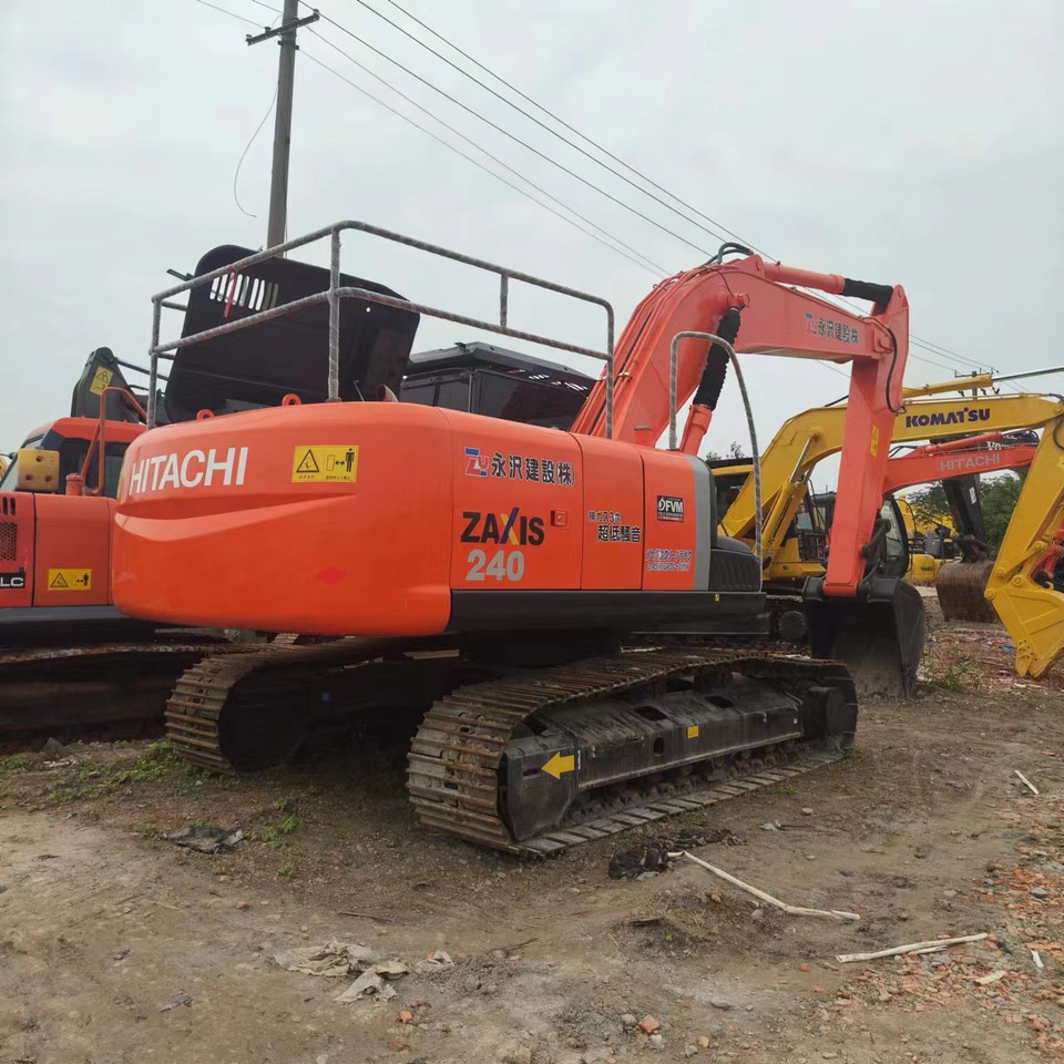 HITACHI ZX240 - Pásové rýpadlo: obrázok 3 HITACHI ZX240 - Pásové rýpadlo: obrázok 3