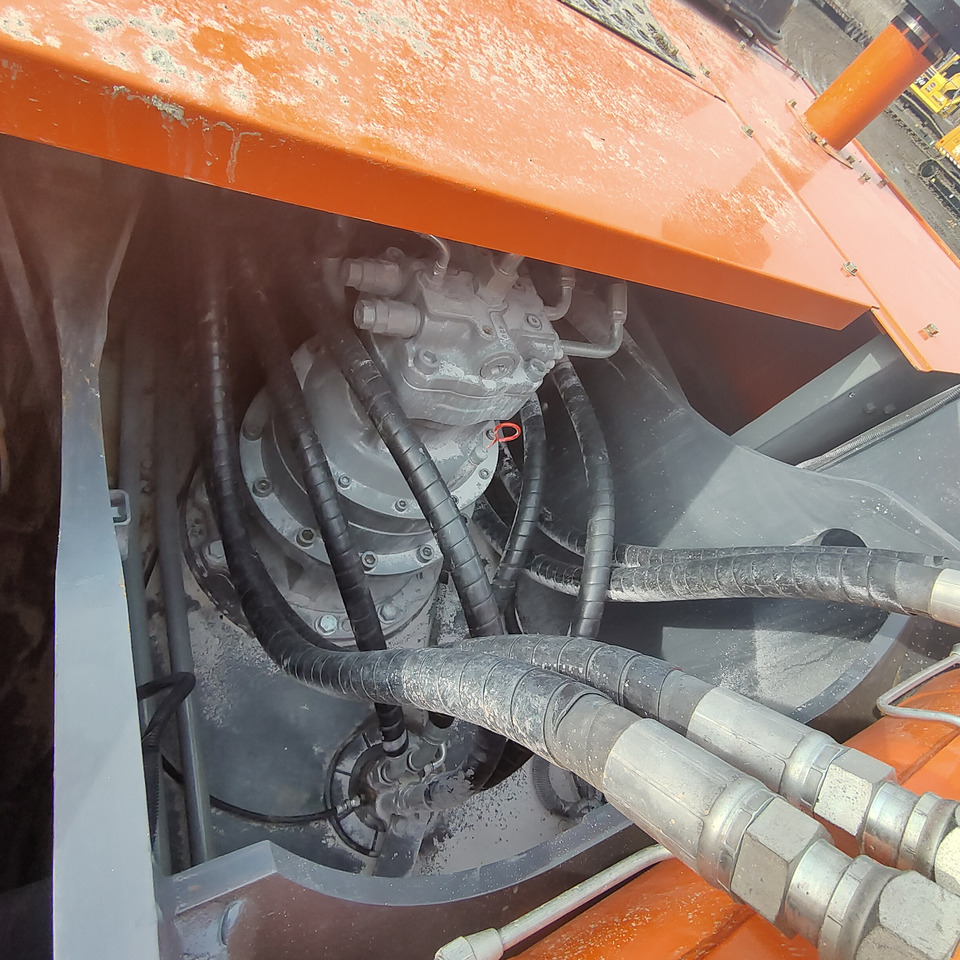 HITACHI ZX350 - Pásové rýpadlo: obrázok 5 HITACHI ZX350 - Pásové rýpadlo: obrázok 5