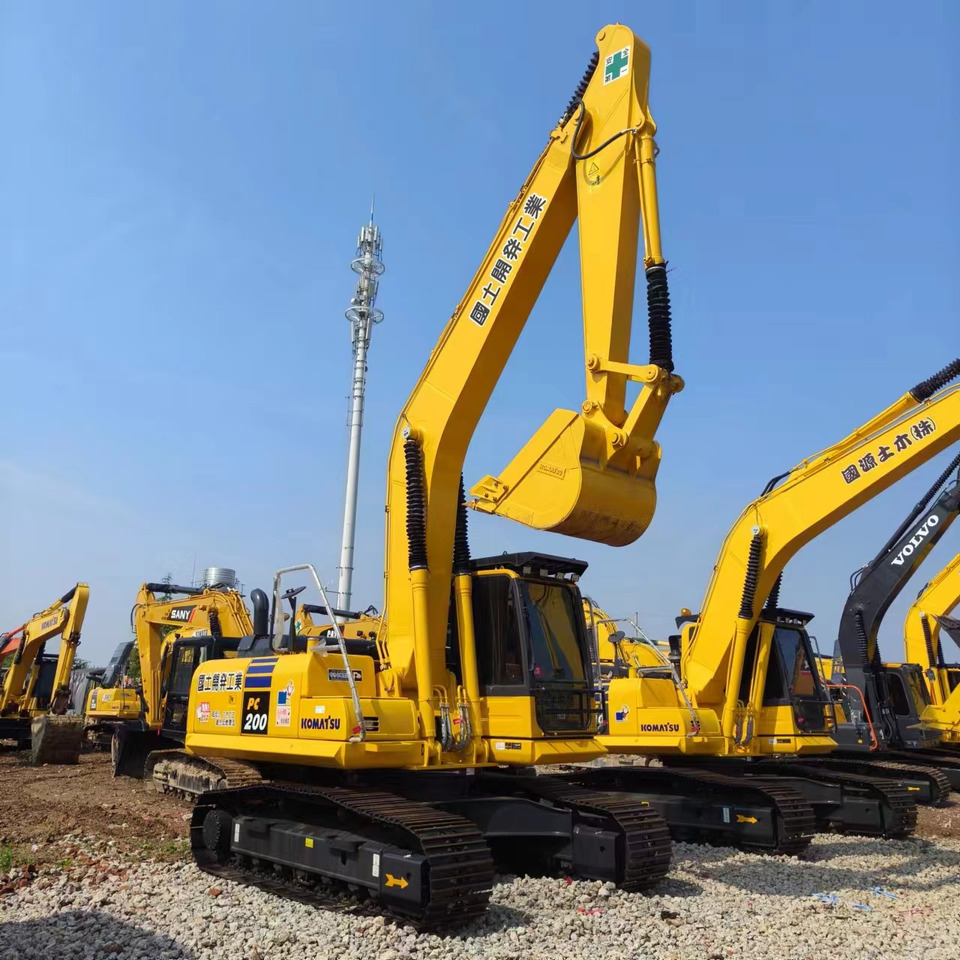 KOMATSU PC 200-8N1 - Pásové rýpadlo: obrázok 3 KOMATSU PC 200-8N1 - Pásové rýpadlo: obrázok 3