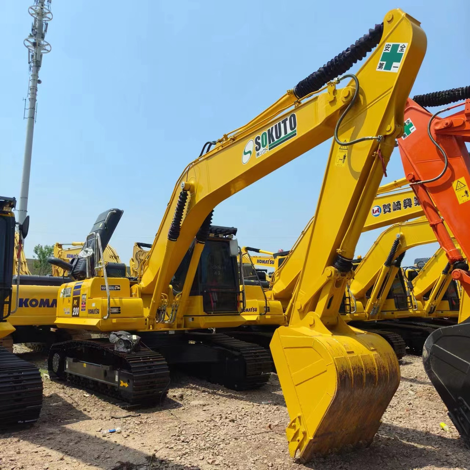 KOMATSU PC200-8MO - Pásové rýpadlo: obrázok 1 KOMATSU PC200-8MO - Pásové rýpadlo: obrázok 1