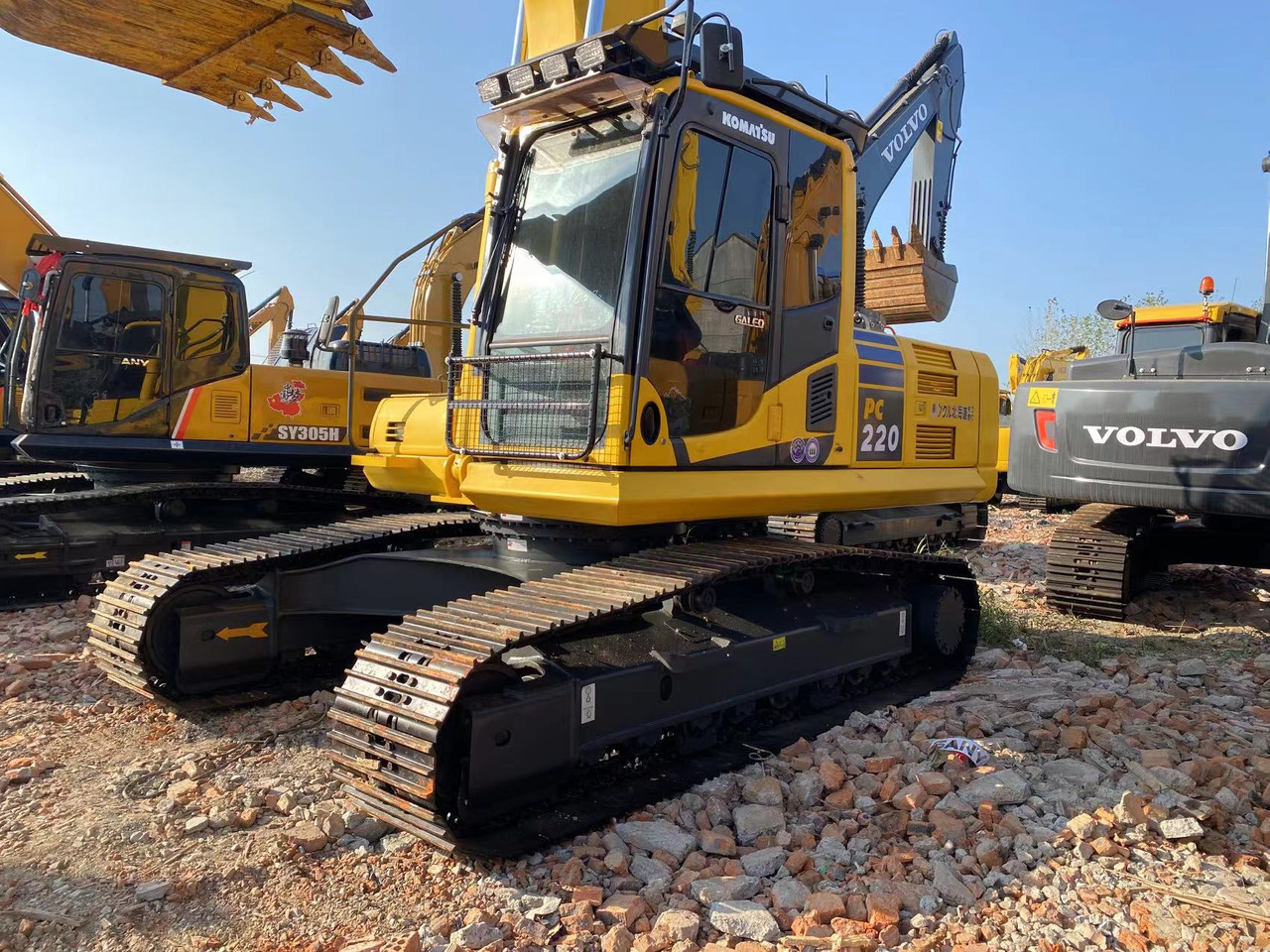 KOMATSU PC220 - Pásové rýpadlo: obrázok 3 KOMATSU PC220 - Pásové rýpadlo: obrázok 3