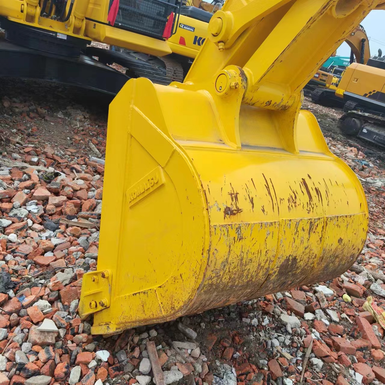 KOMATSU PC240 - Pásové rýpadlo: obrázok 4 KOMATSU PC240 - Pásové rýpadlo: obrázok 4