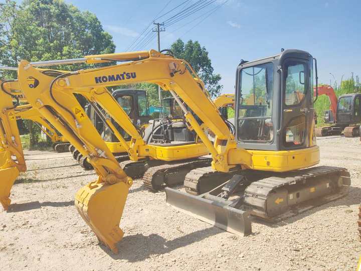 KOMATSU PC40 - Mini rýpadlo: obrázok 4 KOMATSU PC40 - Mini rýpadlo: obrázok 4