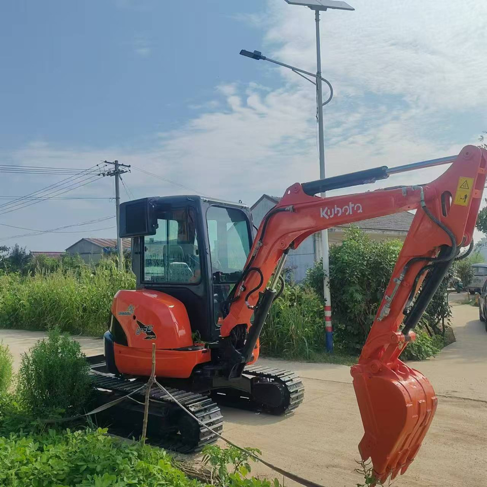 KUBOTA U35 - Mini rýpadlo: obrázok 2 KUBOTA U35 - Mini rýpadlo: obrázok 2