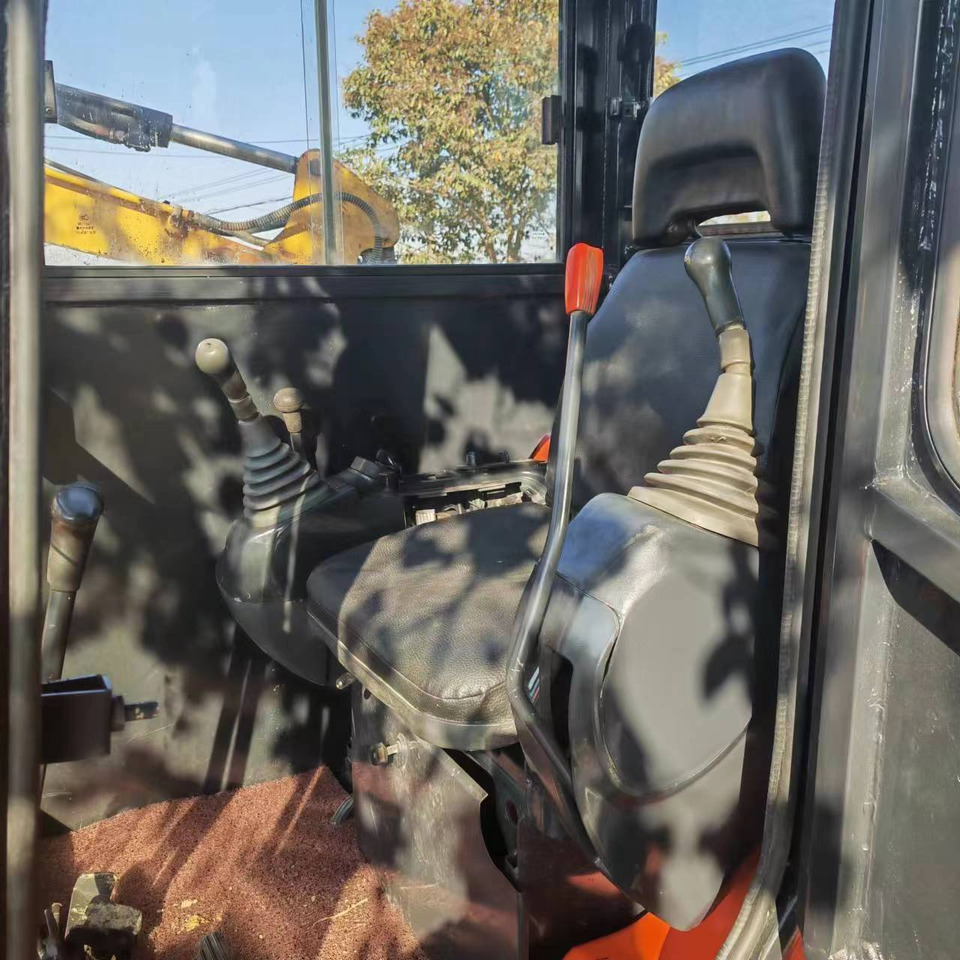 KUBOTA U35 - Mini rýpadlo: obrázok 4 KUBOTA U35 - Mini rýpadlo: obrázok 4