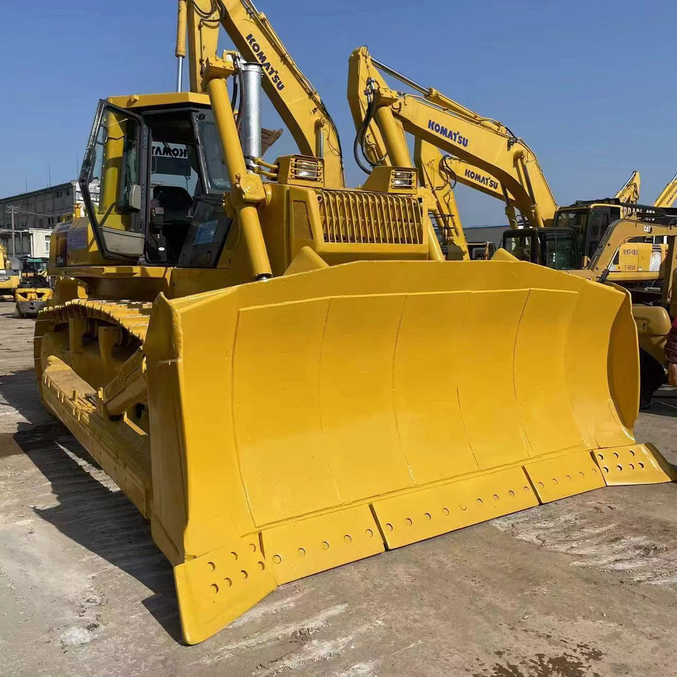 Komatsu D155A-6 - Buldozér: obrázok 4 Komatsu D155A-6 - Buldozér: obrázok 4