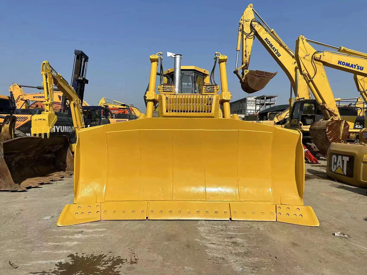 Komatsu D155A-6 - Buldozér: obrázok 3 Komatsu D155A-6 - Buldozér: obrázok 3