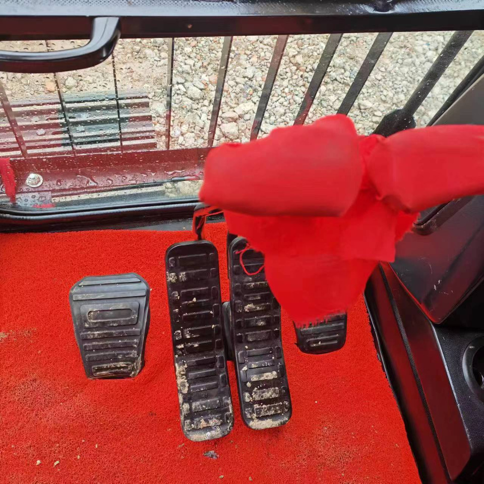 Pásové rýpadlo SANY SY215C: obrázok 24