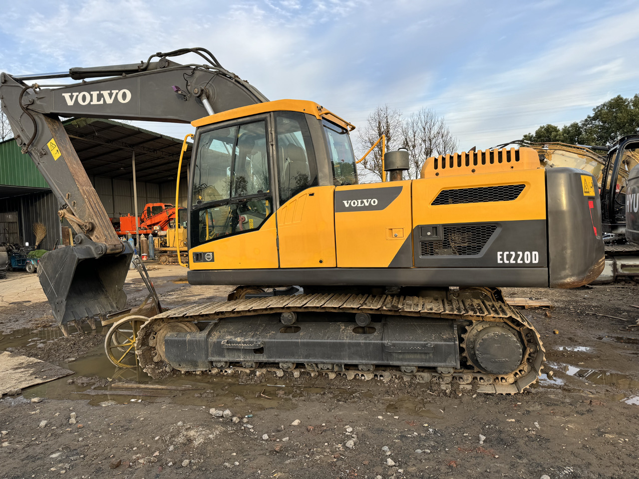 VOLVO EC220D - Pásové rýpadlo: obrázok 2 VOLVO EC220D - Pásové rýpadlo: obrázok 2