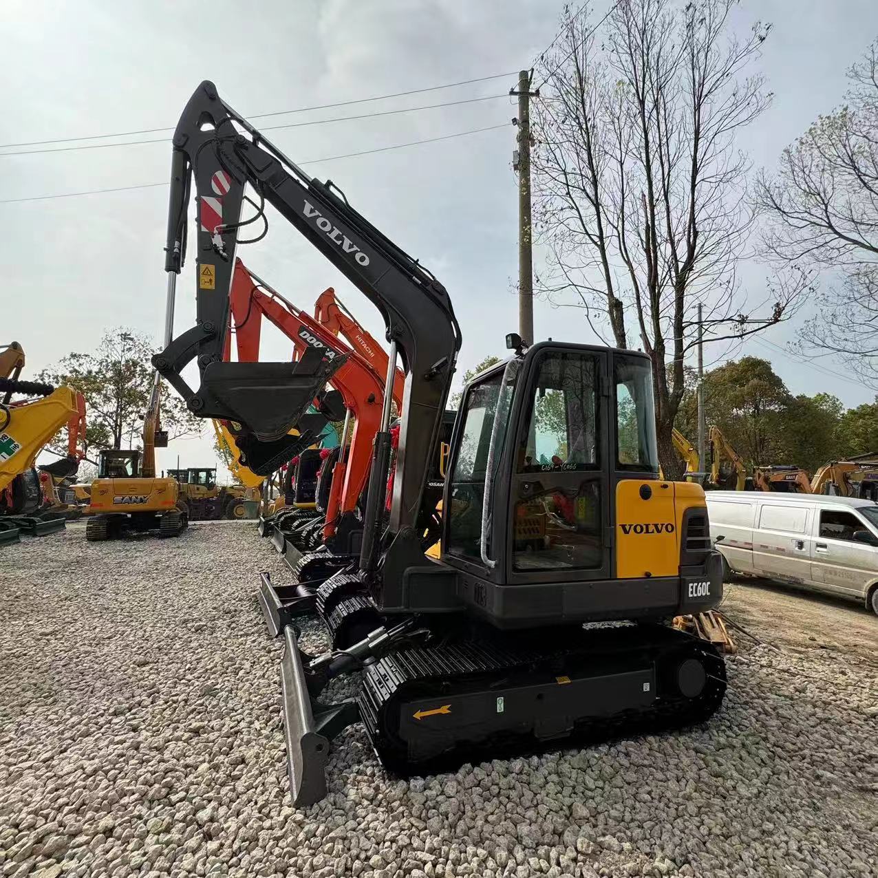 VOLVO EC60 - Mini rýpadlo: obrázok 4 VOLVO EC60 - Mini rýpadlo: obrázok 4